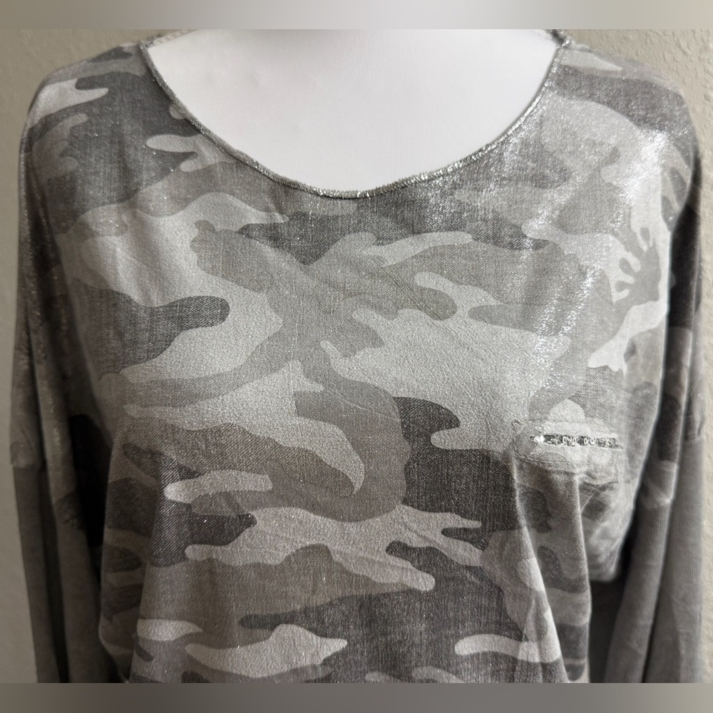 TEMPO PARÍS METALLIC CAMO LONG SLEEVE TOP GRAY SIZE: M / L EFFORTLESS CHIC. - Picture 3 of 7